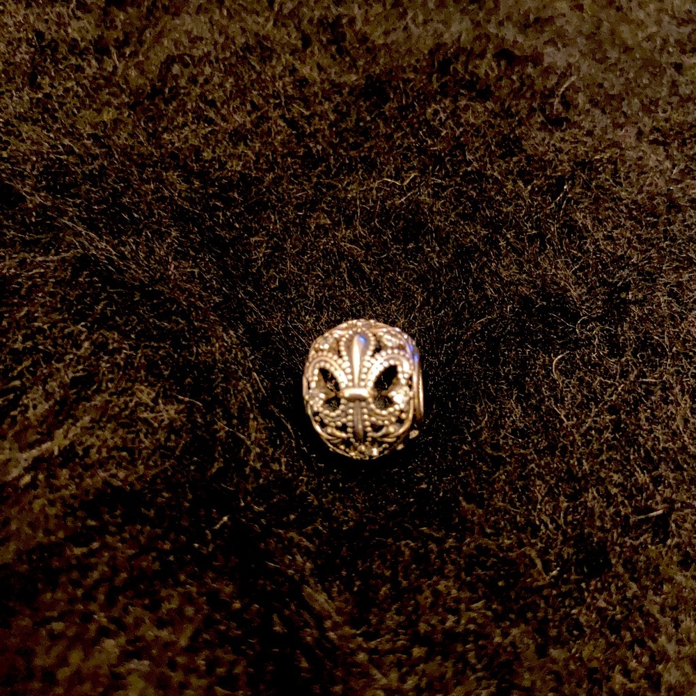 Pandora Fleur-de-Lis Charm